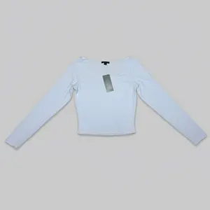 Wild Fable Women’s Light Blue Long Sleeve V-Neck Crop Top – Size Small