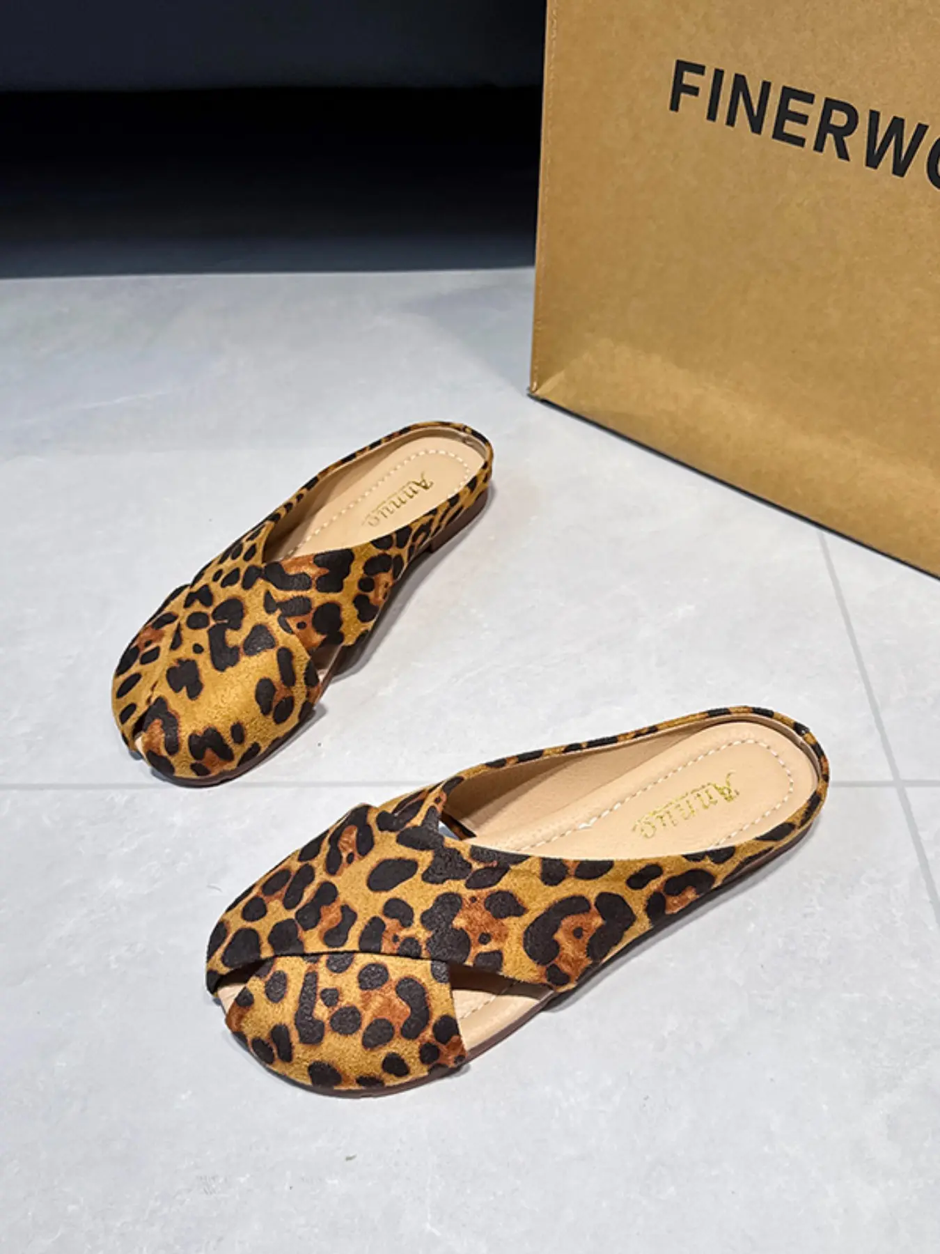 Summer Suede-Texture Split-Toe Cross-Strap Half-Slipper Mules, Mule Slides, Women's Flat Non-Slip Lazy Sandals, European Style Comfortable Shoes, Leopard Print & Solid Color Options