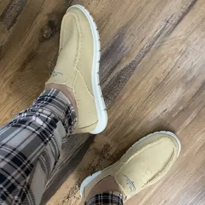 Men'S And Women'S Casual Loafers with Floral Embroidery- Made of Soft Fabrics, Featuring Non- Slip Rubber Soles, Lightweight And Comfortable for All Seasons. Casual Footwear |   Floral Embroidered Shoes |   Rubber- Soled Shoes