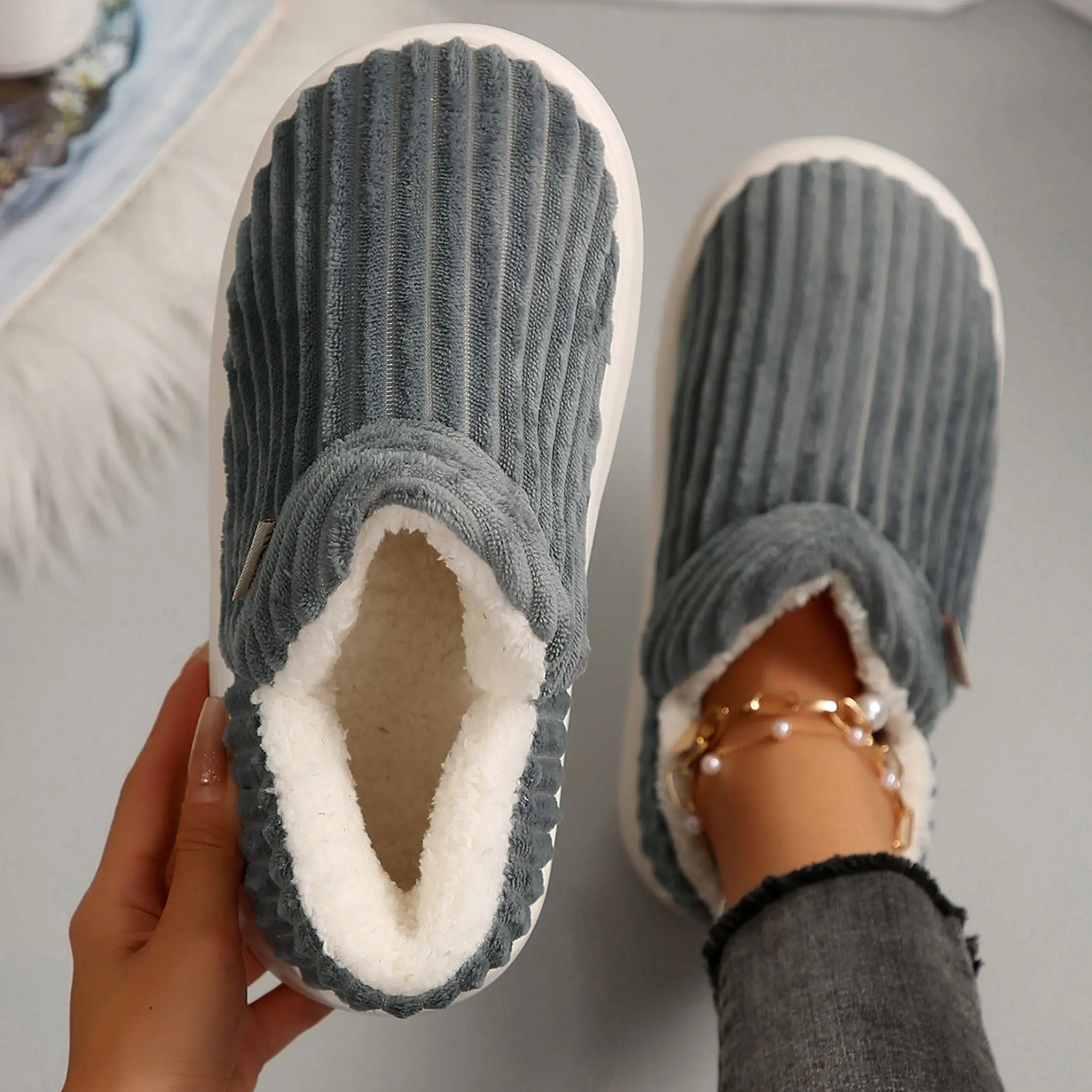 Women's Fuzzy Memory Foam Closed Back Slippers Knit Fleece Lined House Shoes for Indoor & Outdoor