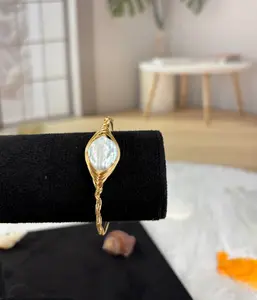 Natural freshwater pearl Baroque pearl bracelet,bangle, classic and simple design, fashionable and versatile