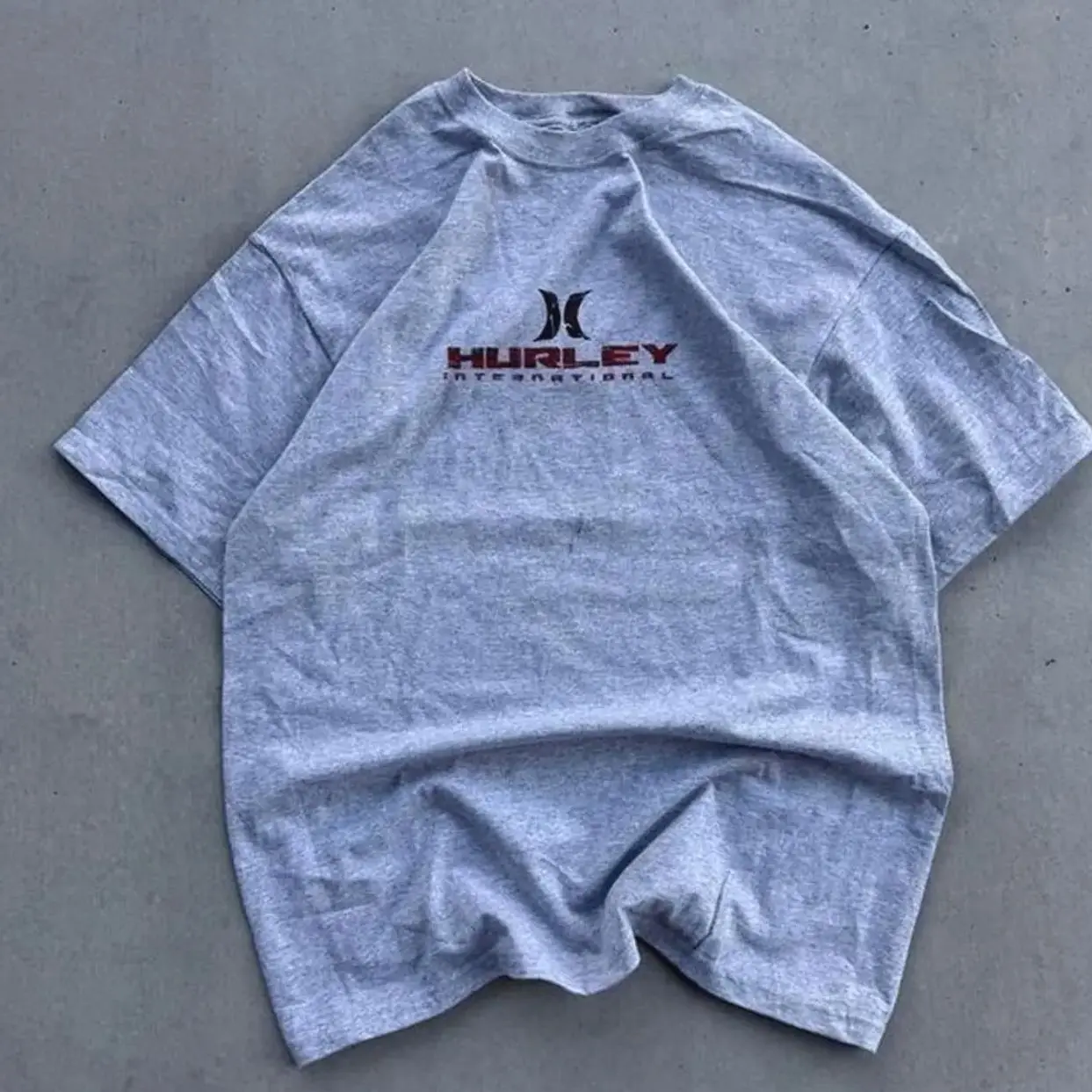 Vintage 2000s Hurley International Surf Tee T-shirt, Sweatshirt and Hoodie W D 8