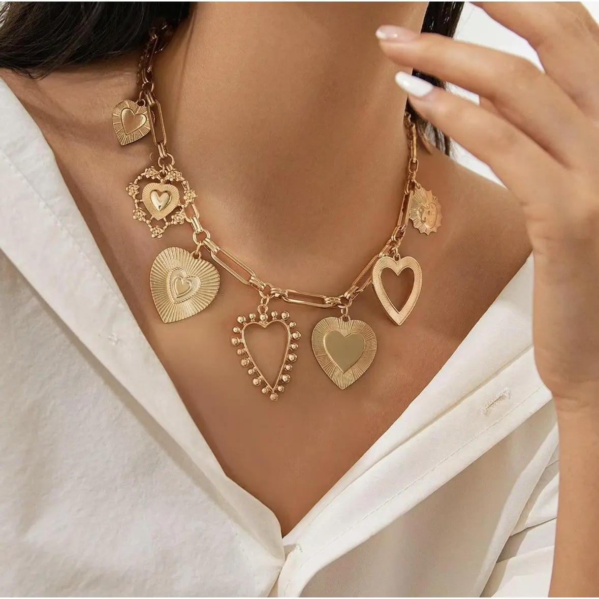 Women's Retro Gold Charm Heart Design Necklace - Puffy Heart Pendant, Beaded Chain, Trendy Charms Jewelry, Birthday Holiday Gift for Festive & Party Supplies