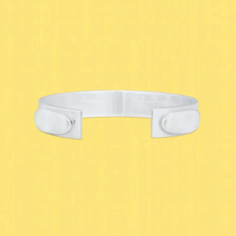 JUNETHINGS Panic Bracelet in Sterling Silver: engrave the inside with your goals or motivations