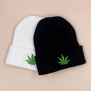 Maple Leaf Embroidered Winter Beanie Men's & Women's Acrylic Fiber Warm Pullover Hat Fashion Ski Skull Cap for Cold Weather Adventures Fits 55-59cm Head Circumference