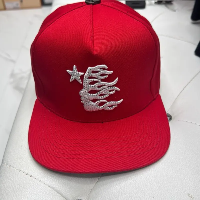 Gorras o Sombreros for Men - Red Hat with Star and Flame Design