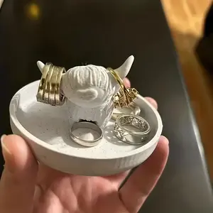 Highland Cow Ring Holder Bull, Decorative Desktop Jewelry Storage Box Organiser, Colorful Gem Design, No Power Needed, Perfect Gift for Holidays or Daily Use
