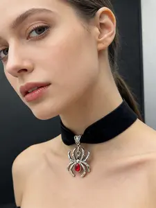 Vintage Gothic Spider Chokers Necklaces for Women Men Unisex Retro Punk Black Velvet Clavicle Collar Necklaces Fashion Jewelry