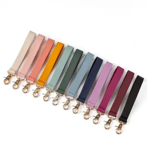 Solid WRISTLET Keychain | Floral key holder Accessory | Keys, wallet | Made of Vegan Mushroom leather | Gold hardware