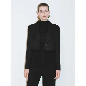 URBAN REVIVO 2026 Spring Chic Lady's Plaid Polyester Long-Sleeve Notched Lapel Thick Cropped Fitted Blazer Outerwear, Elegant Women's Jacket Ideal for Casual Wear, UWG150015