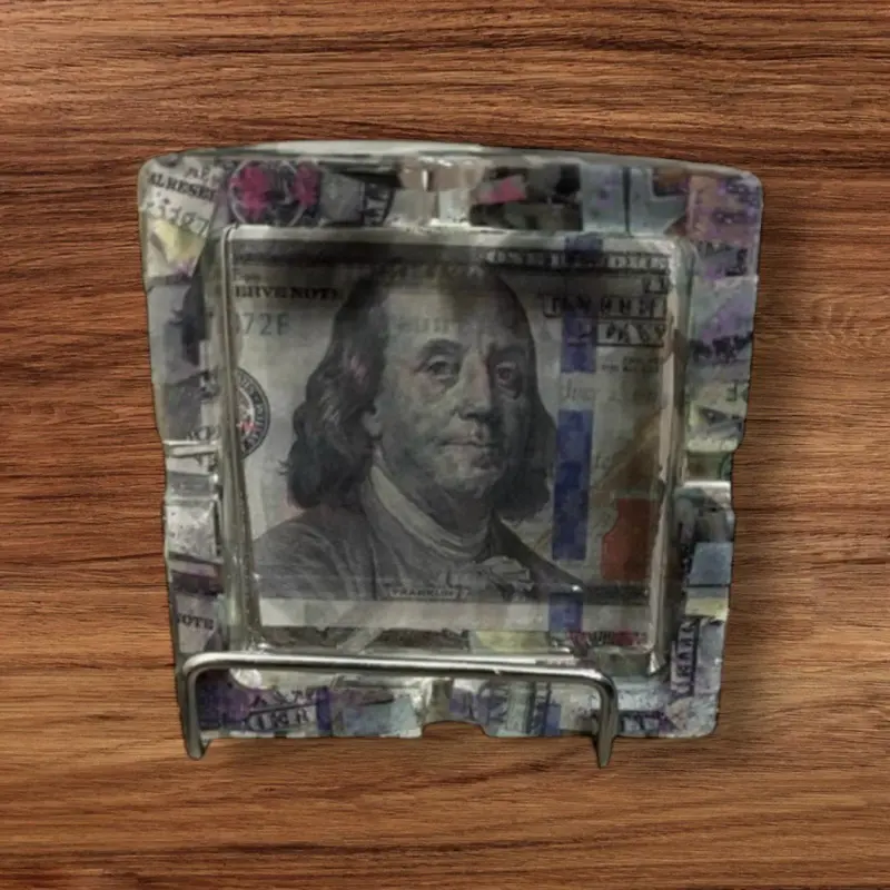 Money square shaped ashtray Money square shaped ashtray