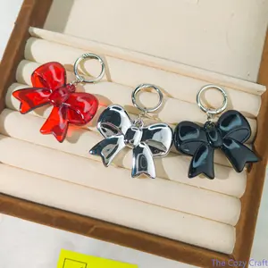 Round Clasp Metal Bag Charm Keychain, Premium Silver Bow Phone Accessory, Trendy Sleek High‑End Pendant, Minimalist Dainty Decor Ornament, Stylish Girly Jewelry for Girls & Students, Ideal for Handbags, Backpacks, Daily Styling and Casual Outfit Matching
