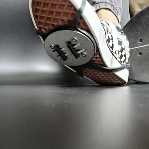 Uncharged Flame Sparks Skate Shoe Attachments for Bicycle and Motorcycle, Fire Stunt Heel Skates Accessory, Rubber Outdoor Fun Activity Gear for Teens and Adults 14+