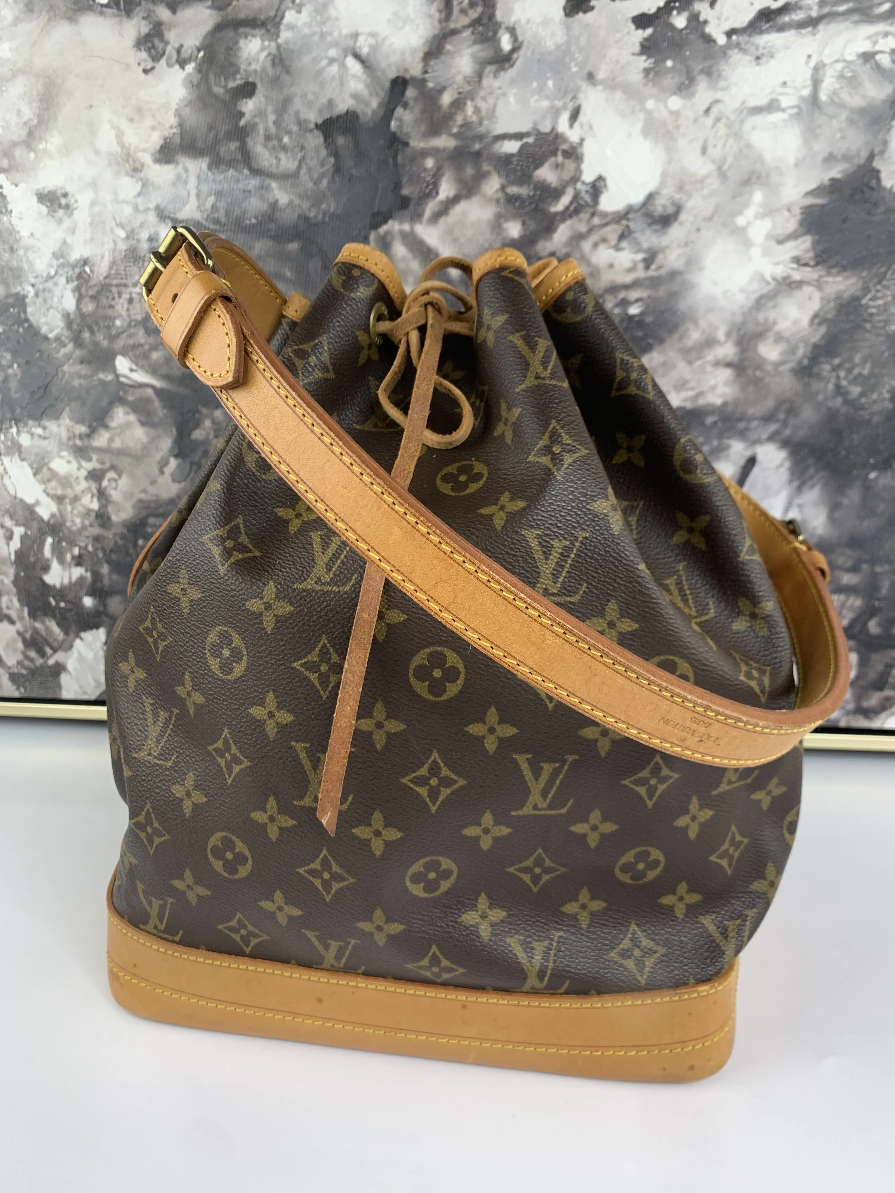 Pre-owned Louis Vuiton canvas and leather Shoulder Bags Noe GM Shoulder Bag