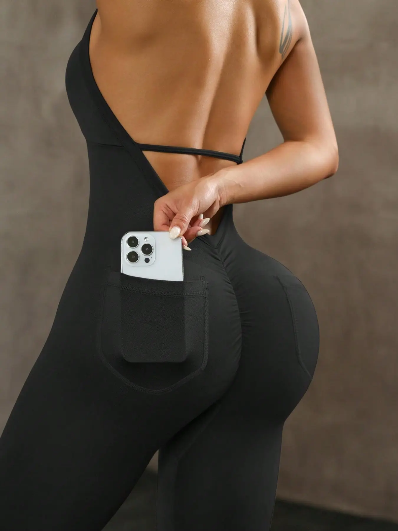 Plus Size Halter Neck Sporty Yoga Jumpsuit Backless High Waist Butt Lifting Workout Bodysuit with Pockets Yoga Workout Jumpsuits