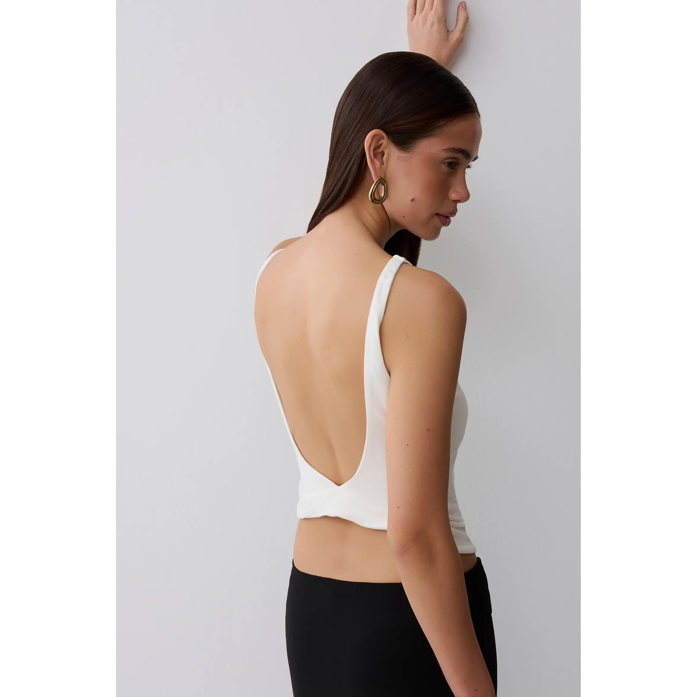 Yura Backless Twist Top - White