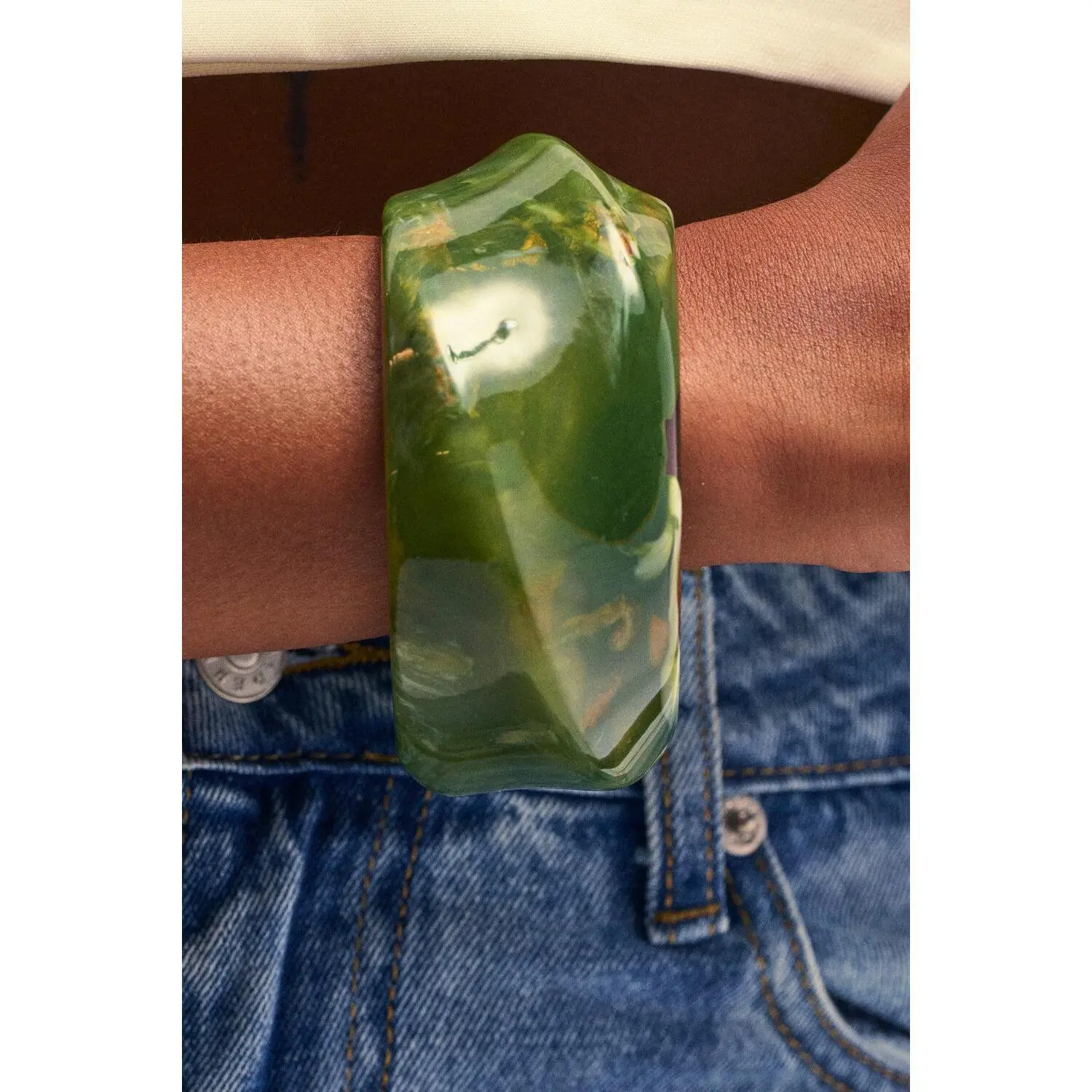 RESIN SWIRL BANGLE IN GREEN