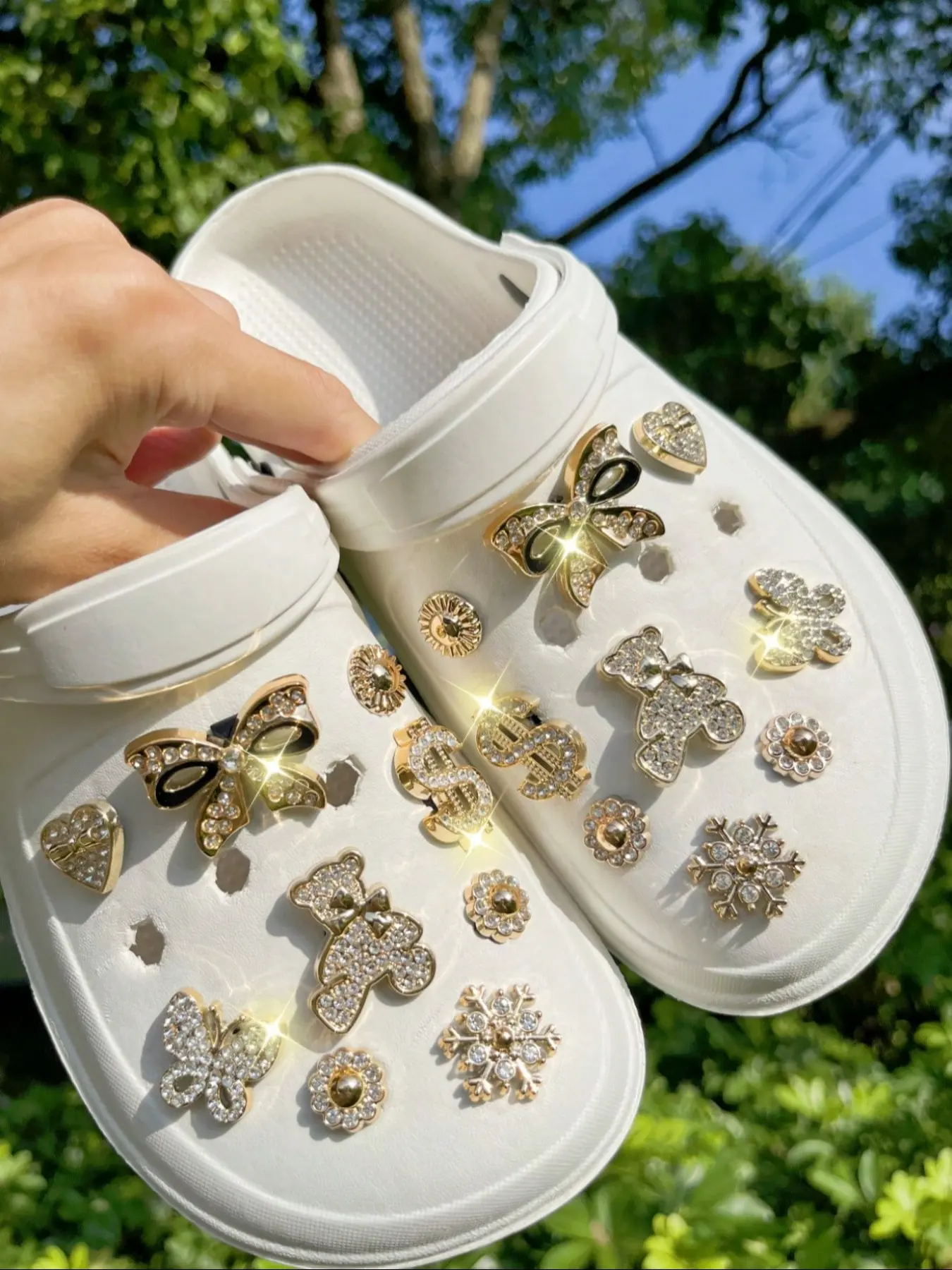 New 18-Piece Detachable DIY Decoration Set, Electroplated Gold Bear, Golden Rhinestone Bow, Shoe Accessories for All Seasons, Rhinestone Shoes Charms, Sparkling Shoe Charms