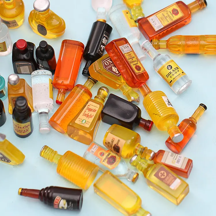 50PCS Random Resin Miniature Bottle Set - Beer, Wine, Coffee Models, Minibar Props, Doll House Accessory, Birthday Decoration, Mini Wedding Gifts, Bakery Display Items for 4-6 Years Old Enthusiasts