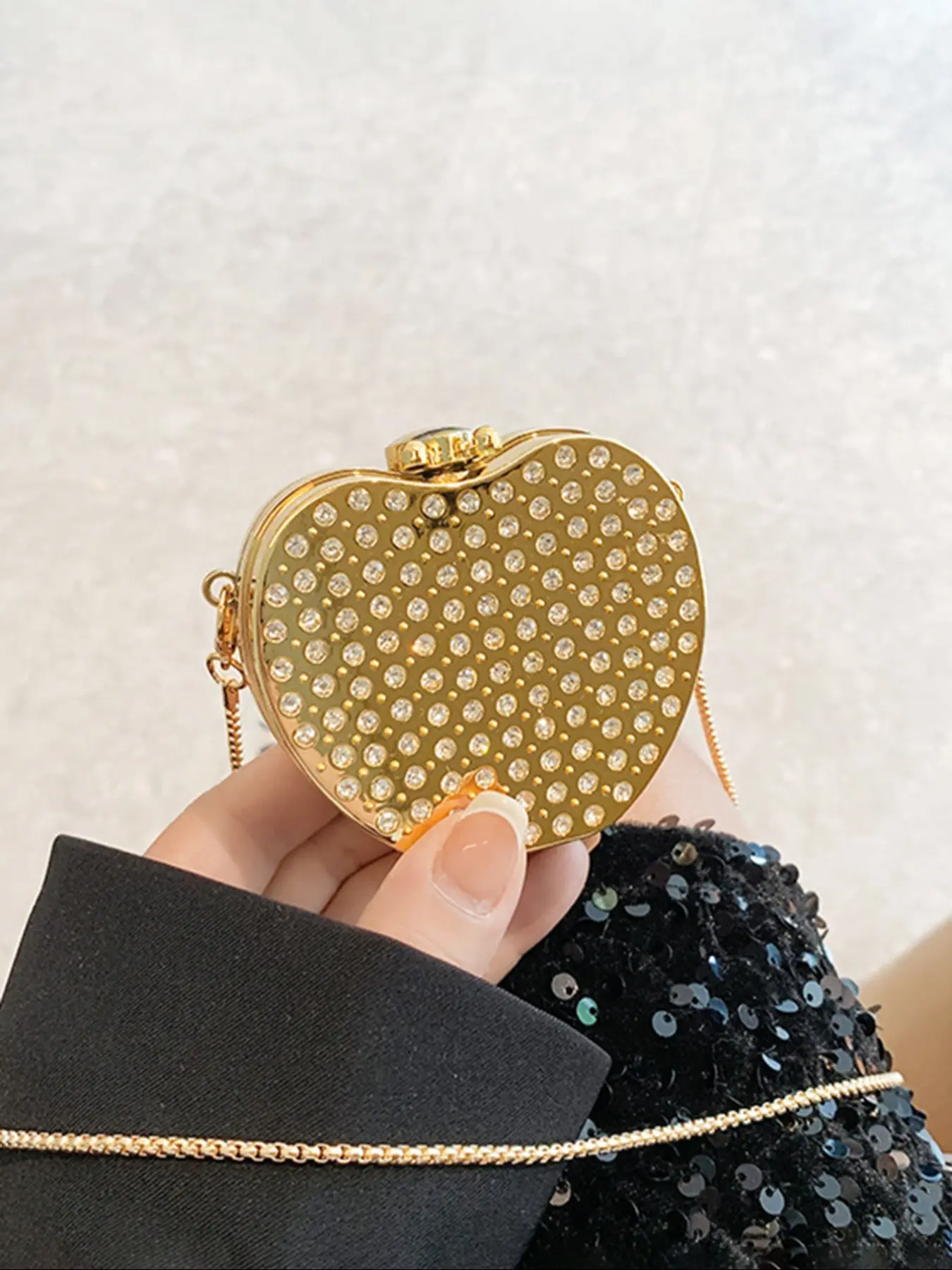 Cute women's handbag, mini bag, sparkling chain bag, bling crossbody bag, Crossbody With Chain, mini wallet, heart-shaped crossbody bag, love bag, apple shaped bag, novelty bag, creative gift, Cross Body Bags, Crossbody Clutch Purse