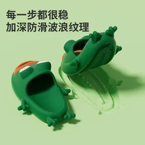 2025 New Cute Frog Slippers Female Male Summer Cartoon Shoes Couple Funny Indoor Bathroom Outdoor Slides Women Platform Footwear