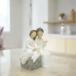 Grandma & Granddaughter Design Resin Ornament, Modern Desktop Decoration, Sculpture Desk Decor, Home Decor Supplies for Living Room Bedroom Dining Room Study Room