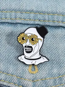Sunflower Glasses Clown Killer Enamel Brooch, Horror Movie Themed Pin for Halloween, Badge for Casual Fashion Accessories