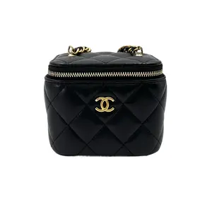 Pre-owned CHANEL Lambskin Mini Bags Black Quilted Leather Vanity Case With Gold Hardware(32***64) CC1864