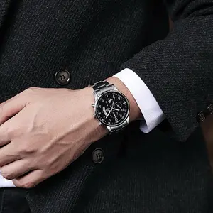 Elegant Gold-Tone Watch for Men with White Dial and Subdials - Fashionable Timepiece for Everyday Wear and Formal Occasions