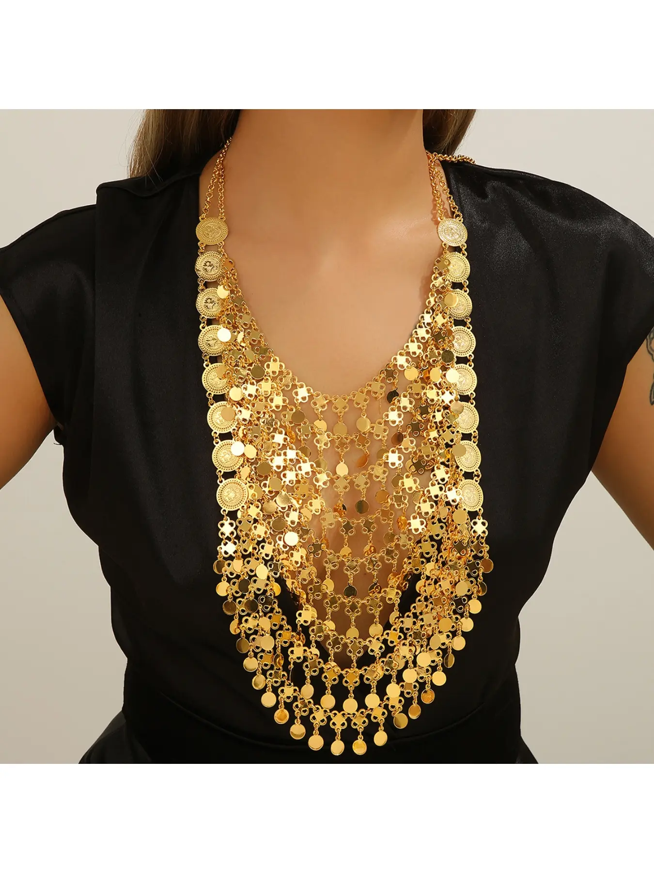 New style jewelry best-selling in the Middle East Dubai gold alloy coin round pendant sequin multi-layer tassel exaggerated goddess necklace