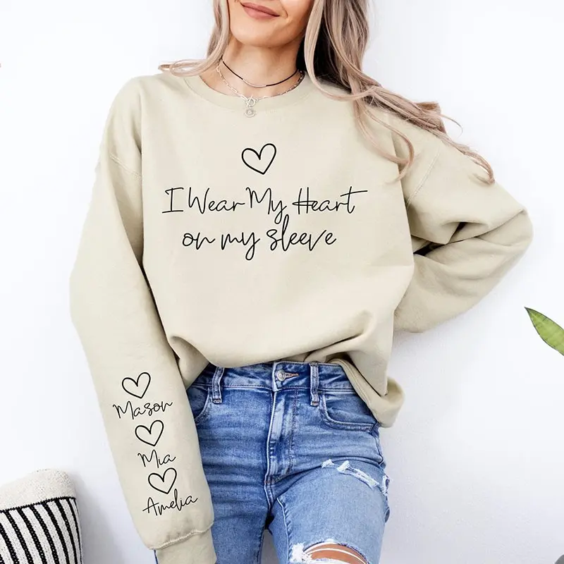 Women’s Letter Print 'I Wear My Heart on My Sleeve' Sweatshirt – Personalized Pullover with Kids’ Names, Mother’s Day Gift