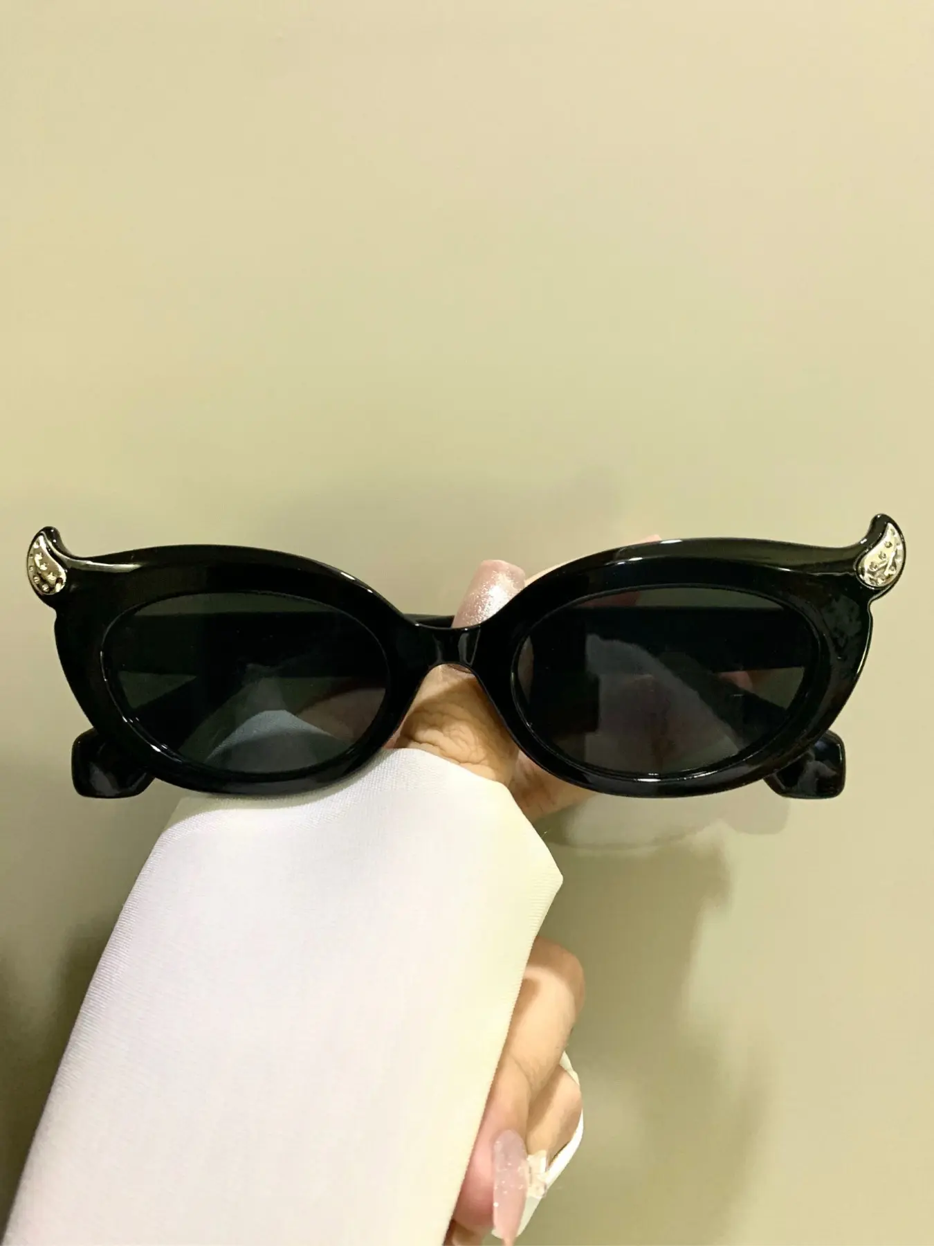Women's Novelty Cat Eye Glasses, Funny and Cute Fashion Decorative Eyeglasses with Metal Hinges PC Lenses