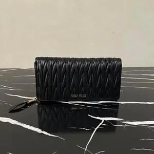 Pre-owned SHEEPSKIN LEATHER Clutches & Wristlets MIUMIU/Clutches & Wristlets/CSB61109