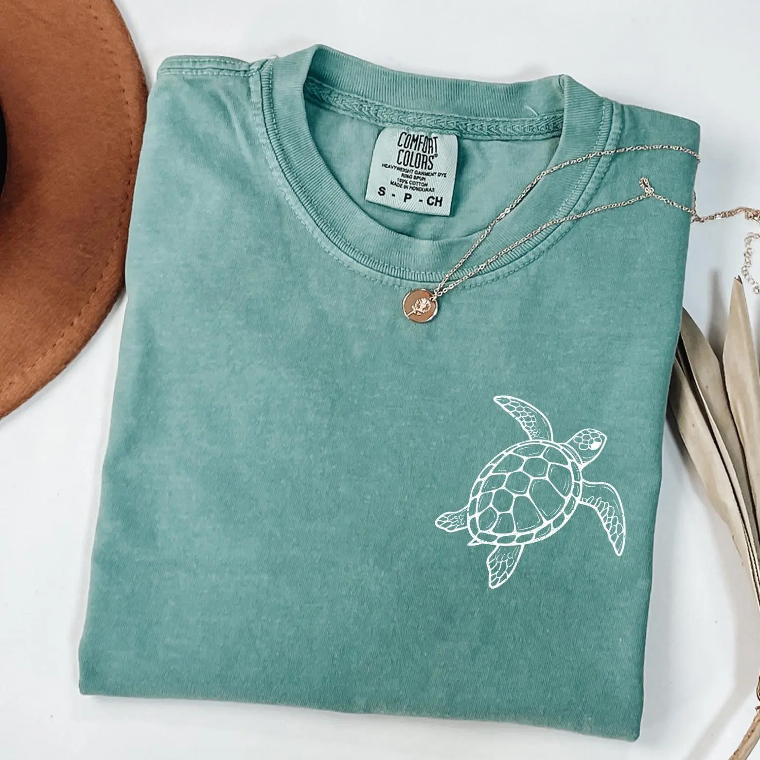 Sea Turtle Shirt Comfort Colors, Minimalist Turtle Tee, Beach Shirt Women, Coastal Aesthetic Shirt, Summer Vacation Tee, Ocean Lover Gift