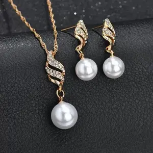 Women's 2-Piece Rhinestone & Imitation Pearl Geometric Jewelry Set - Charm Set, Dangling Charm, Rhinestone Finish, Sparkle Bedazzled Necklaces with Drop Earrings, Charm Set Necklaces
