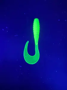 Micro Baits – Glow Chartreuse Curly Tail Grub (28pk) new