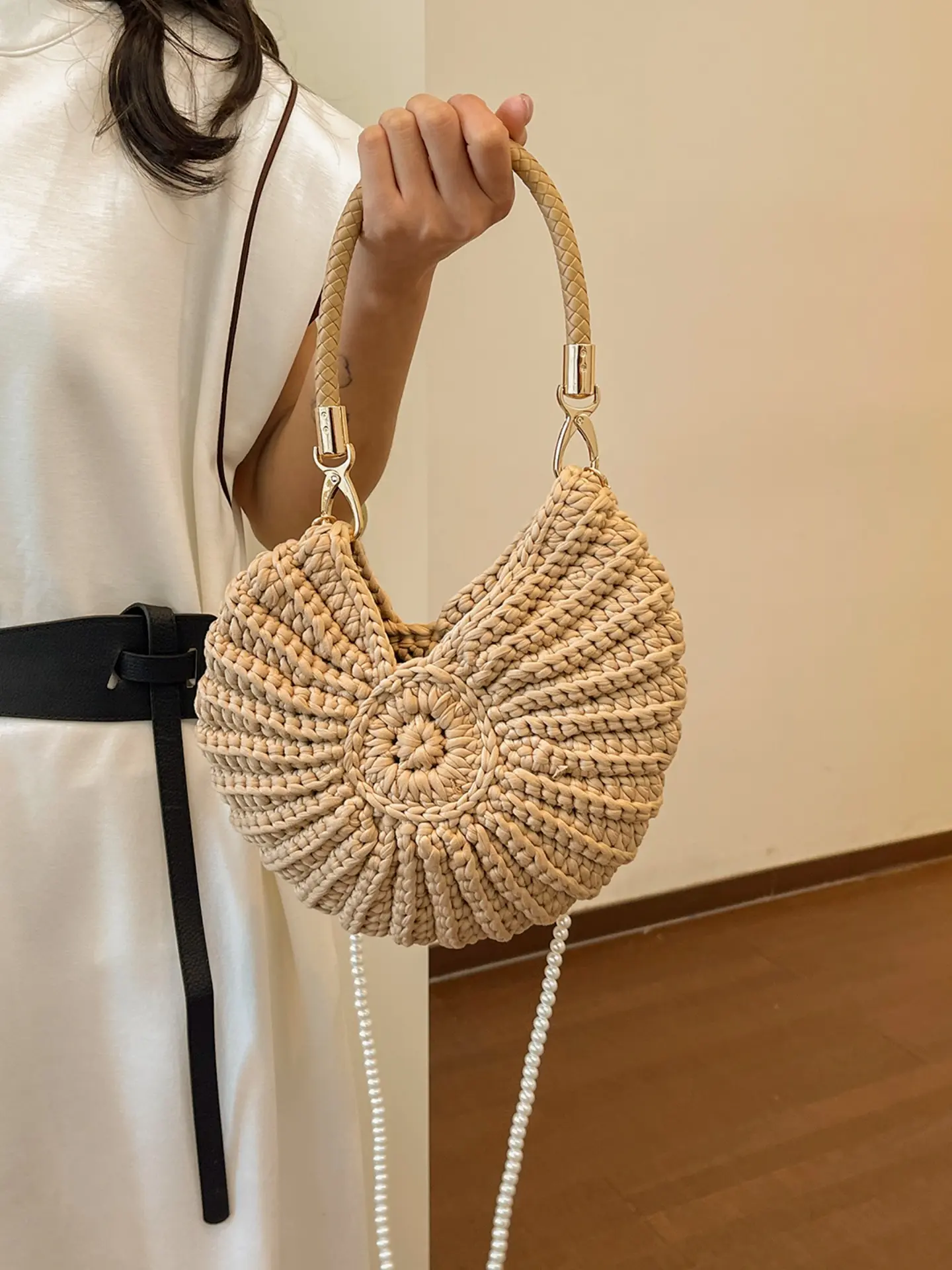 Handmade Woven Beach Bag, Seashell Crossbody Shoulder Bag, Perfect for Beach Vacations, Commuting, and Dining Out, Crossbody Shoulder Handbag, Handcrafted Bag