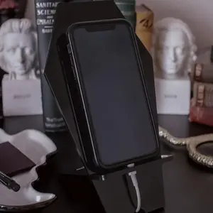 Creative Coffin-Shaped Phone Holder, Gothic-Style Phone Stand, Phone Display Stand, Cell Phone Charging Dock, Phone Accessories for Home Office, Gift, Phone Holder Design