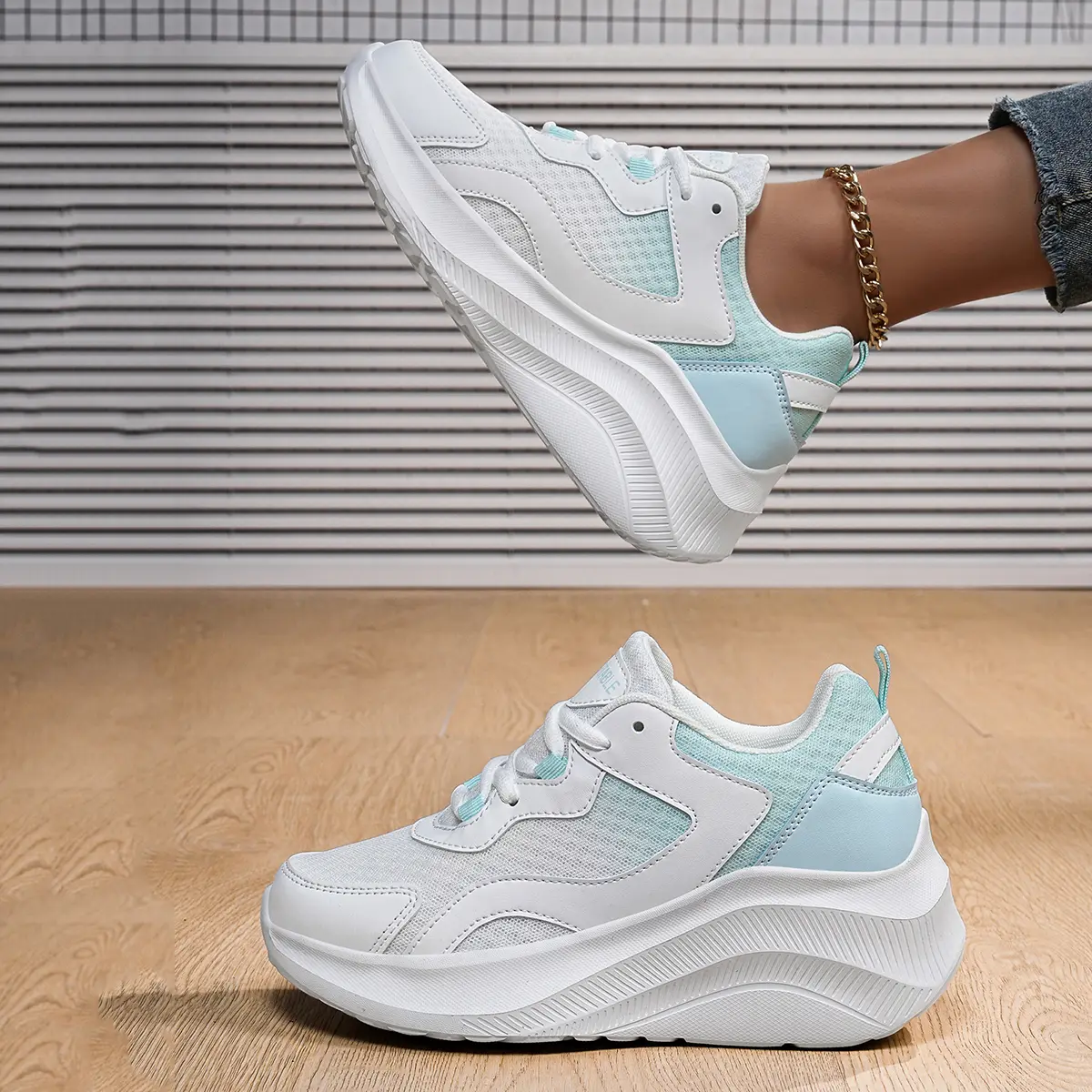 ​Women's Glacier White & Blush Pink California Coastal Sneakers - Wide Toe Box & 24K Fade Gold Chain for Beach Town Stride, Year-Round Cloud Platform Comfort​