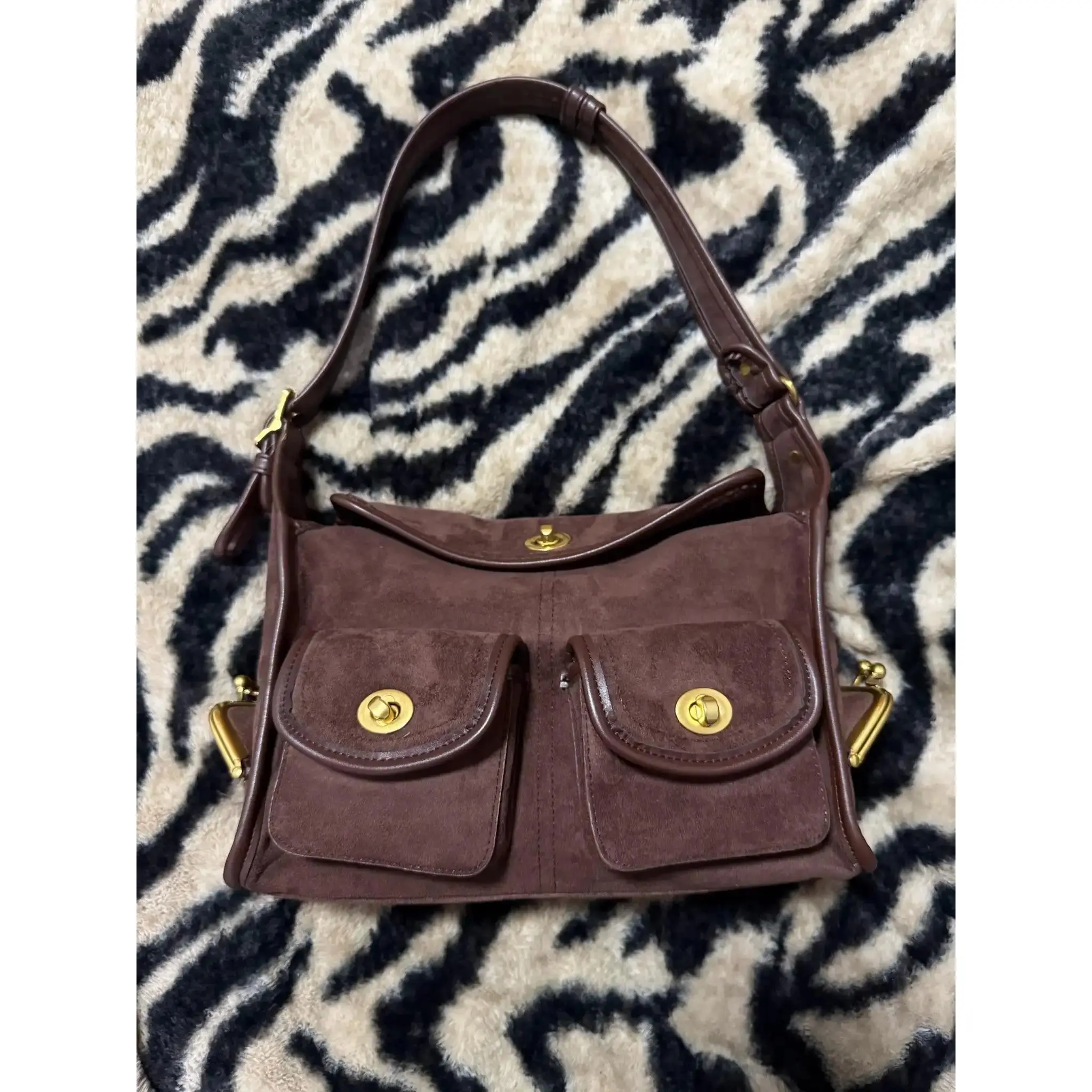 Women's Retro Chic Slouchy Suede Crossbody Shoulder Purse - Vintage Brown, 2 Front Multi-Pockets, Large Casual Everyday Bag with Adjustable Strap, Stunning Antique Gold-Tone Turn-Lock Closures, Boho Style, Organized Slots, Coffee Runs, Purses