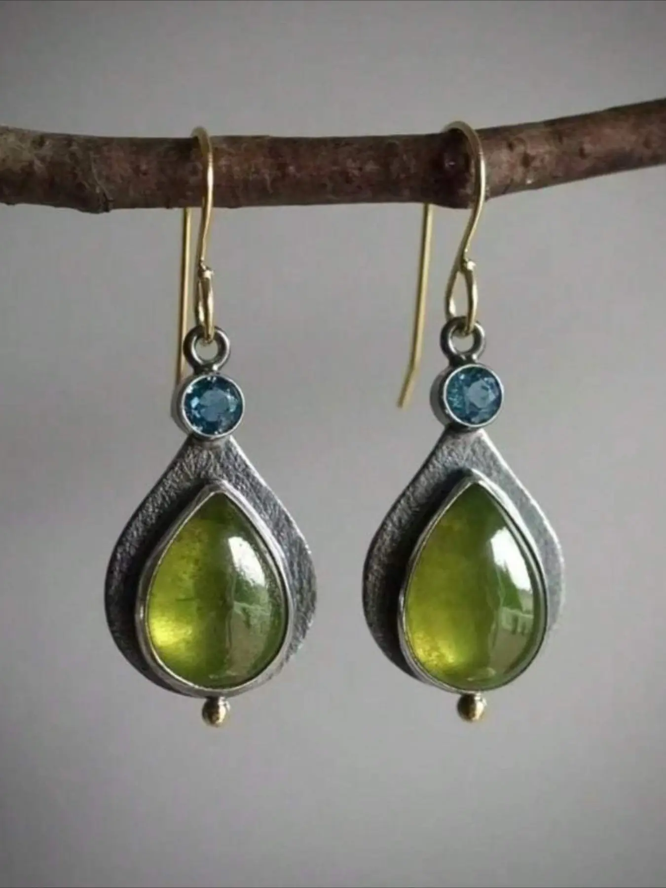 Vintage Elegant Boho Green Cubic Zirconia Earrings Fashionable Jewelry for Woman Daily Vacation Music Festival Anniversary Gift Couple's Gift，Gift for Her Elegant Minimalist High Quality Earrings Shining Earrings Dangle Earrings Set