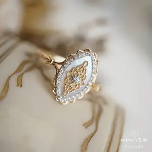 Classic Magic Color White Shell Hollow Lace Inlaid Zircon Light Luxury All-Match Ring woman teen girl gift