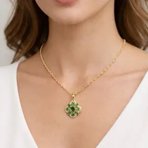 B62. beautiful color emerald flower pendant/ size 20” / laminado 14k