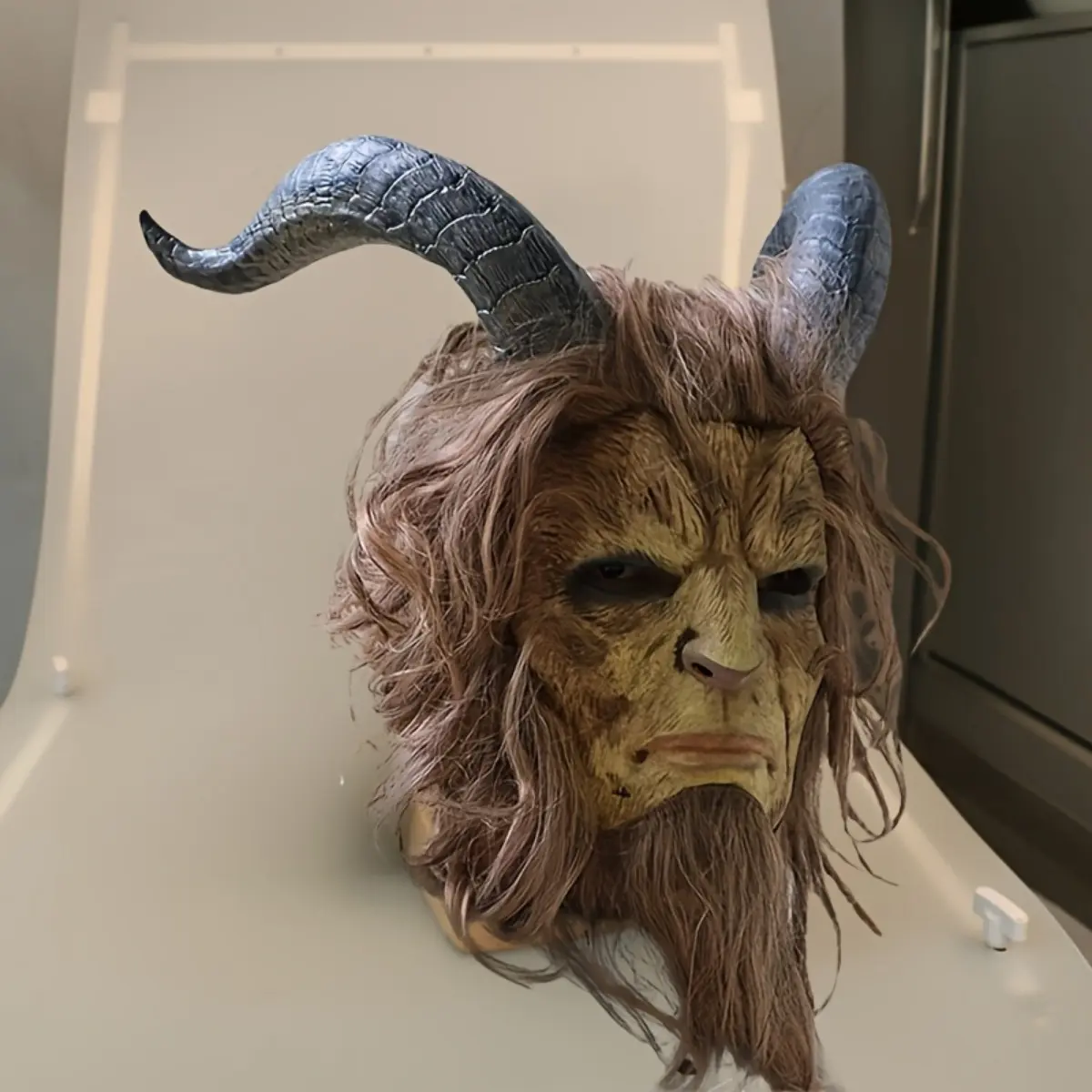 Vivid beast mask headgear for Halloween, wearable, film performance props, suitable for Halloween party masquerade, prankster prince, scary mask, Creepy, costume, and props, Animal head mask, Hyper Realistic Mask