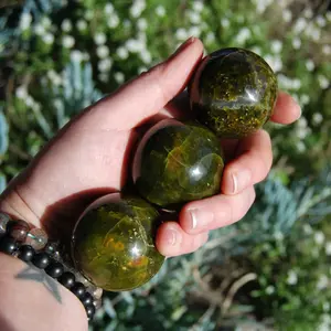 ONE Green Opal Crystal Sphere, 35mm to 55mm