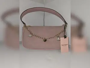 Juicy Couture“ personalized gift Beige Embossed Shoulder Bag personalized gift Gold Chain Charms Logo Purse NWT