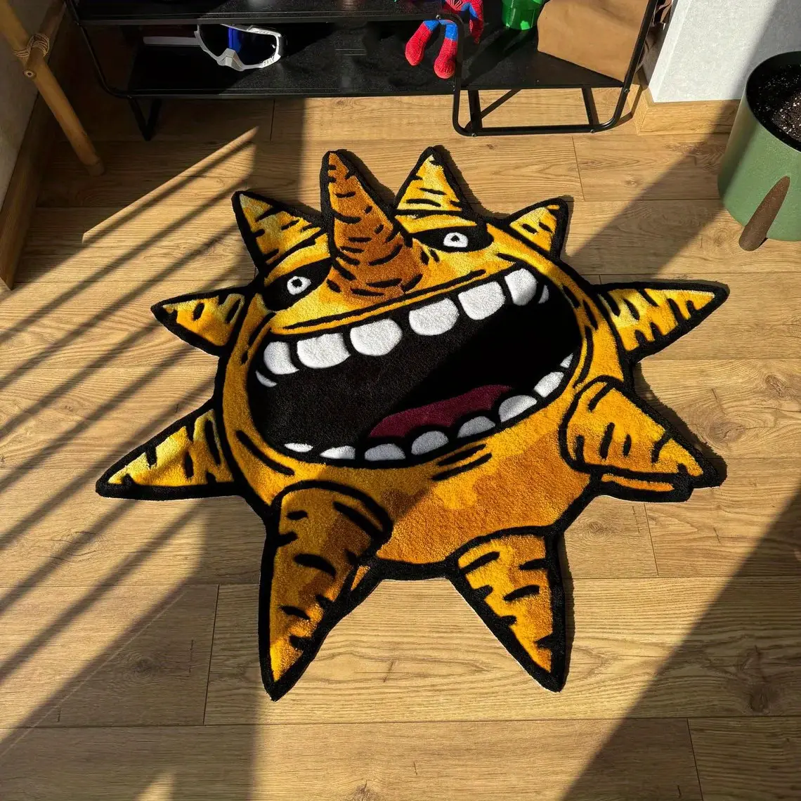 Special-shaped orange sun carpet, peripheral decorative carpet, cartoon sun pattern carpet, living room carpet, soft and comfortable home carpet, Soft area rug, suitable for young people's room decoration daily use, holiday gifts, Home Decor Rugs