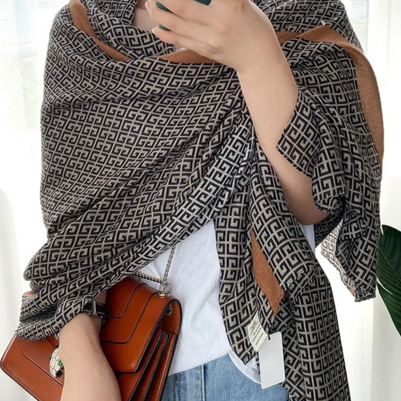 Women's Elegant Geometric Pattern Scarf, Soft Printed Design Shawl, Fashion Sheer Wrap for Spring Summer, Versatile Beach Cover