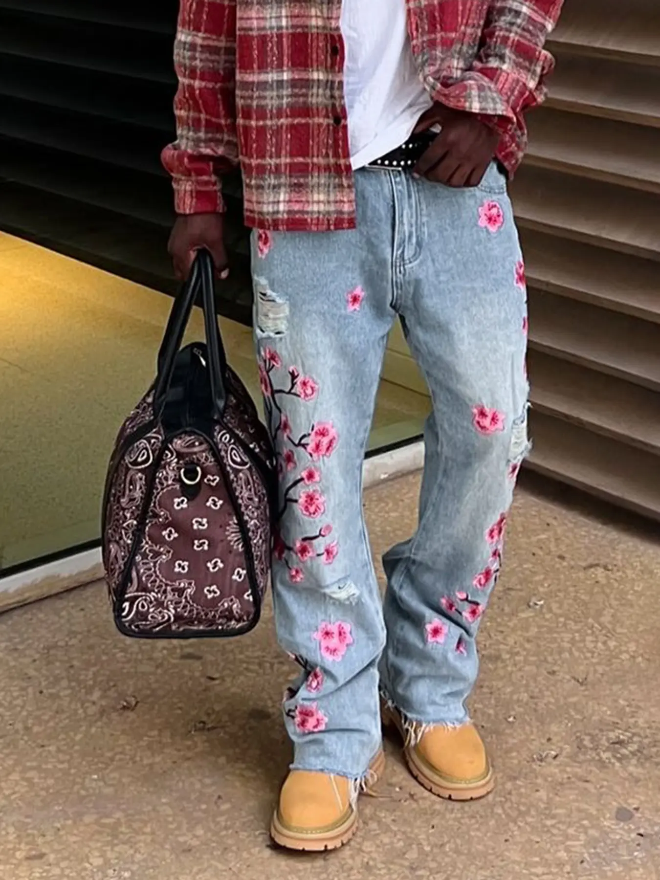 Men's Casual Washed Floral Embroidered Jeans, Slim Fit Bell Bottoms, Fashionable Comfort Design, Perfect for Daily Wear, Brand Quality
