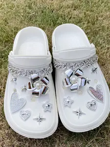 16 Piece Silver Color Shoe Charms, Rhinestone Shoes Charms, Pearl Flower, Heart Rhinestones, Star, Chain, DIY Decorations for Women's Sandals, Slippers, Beach Bags, Bling Shoe Charms